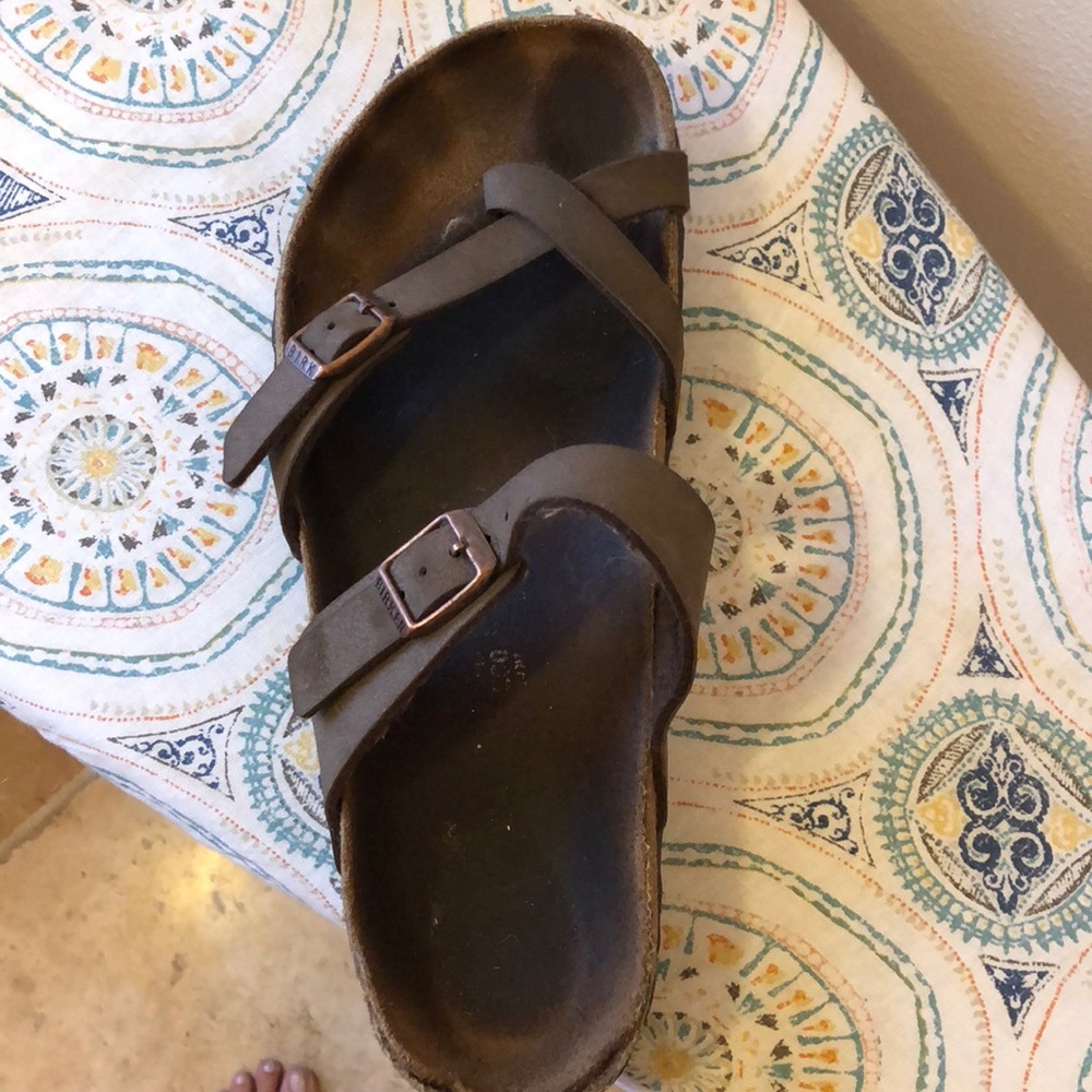 Left only Birkenstock sandal siZe 9